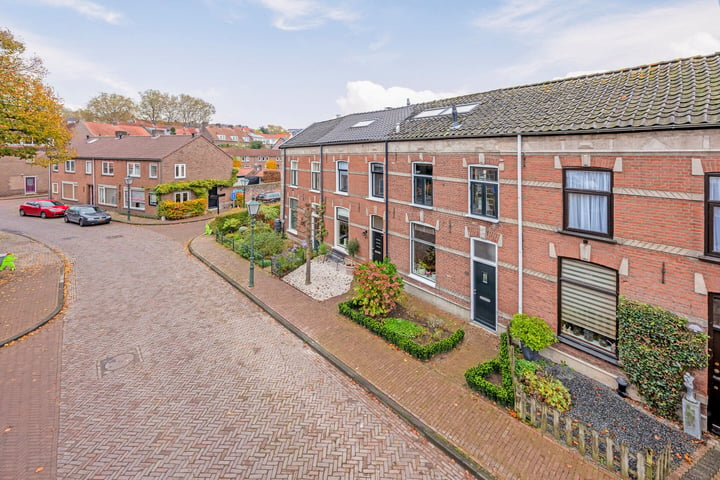 View photo 42 of Rijnstraat 49