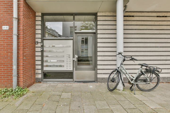 View photo 18 of Reitzstraat 7-D