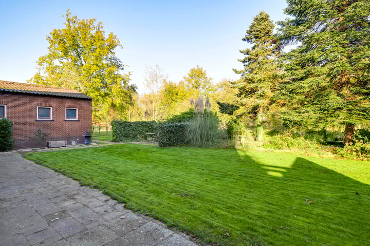 Foto 32 van Azaleaweg 18