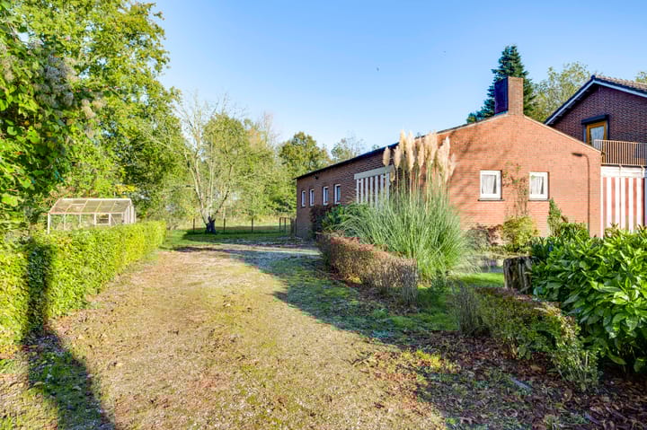 Foto 46 van Azaleaweg 18