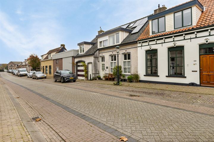 View photo 5 of Achterstraat 8