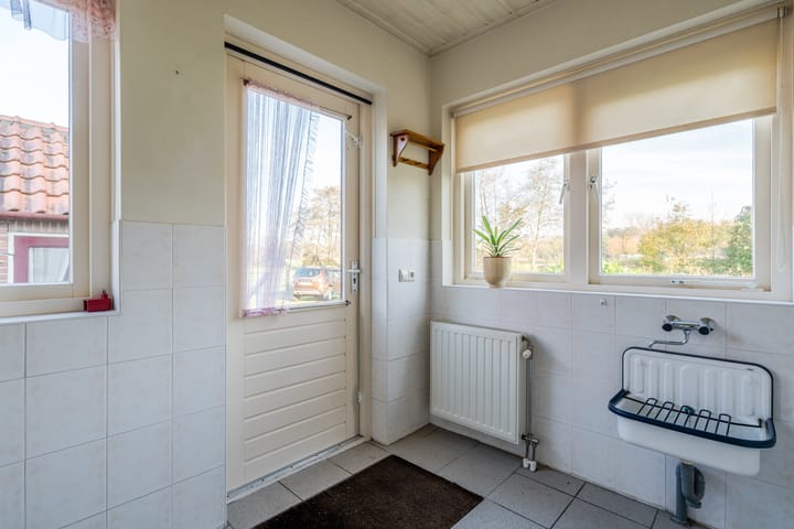 Photo 14 of Emelaarseweg 1-A