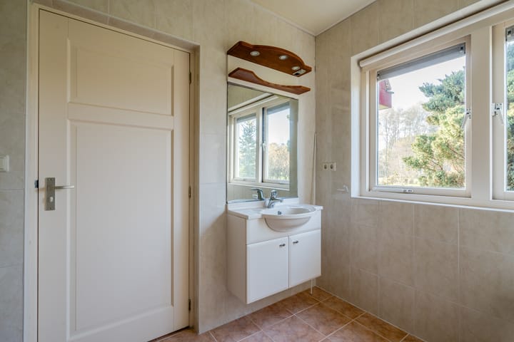 Photo 18 of Emelaarseweg 1-A