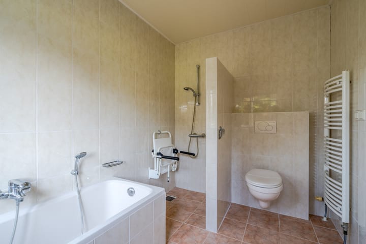 Photo 20 of Emelaarseweg 1-A