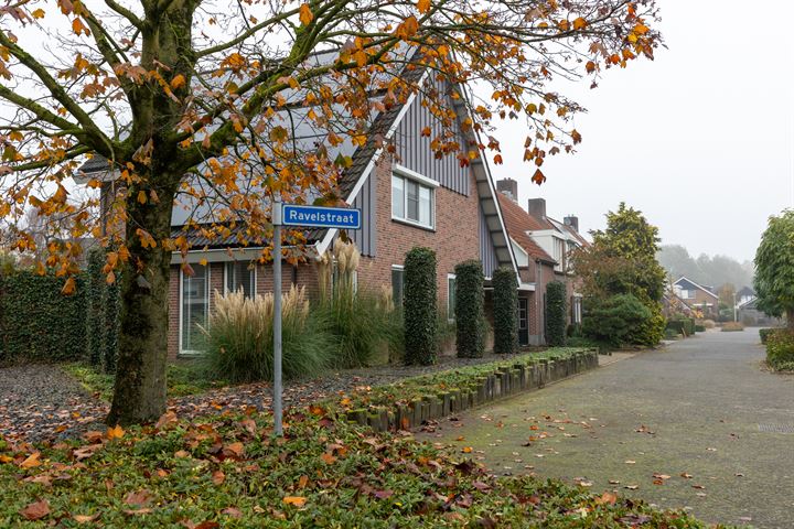 Bekijk foto 67 van Ravelstraat 15