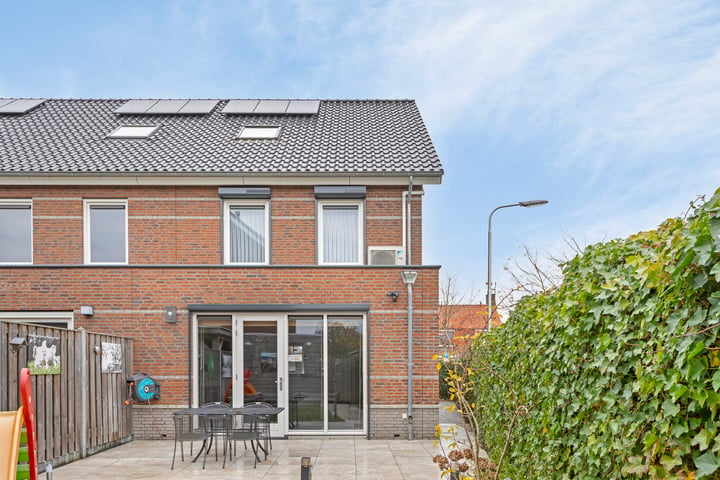 View photo 30 of Deken van Baarstraat 52