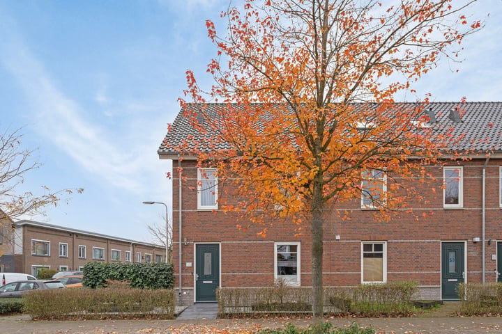 View photo 36 of Deken van Baarstraat 52