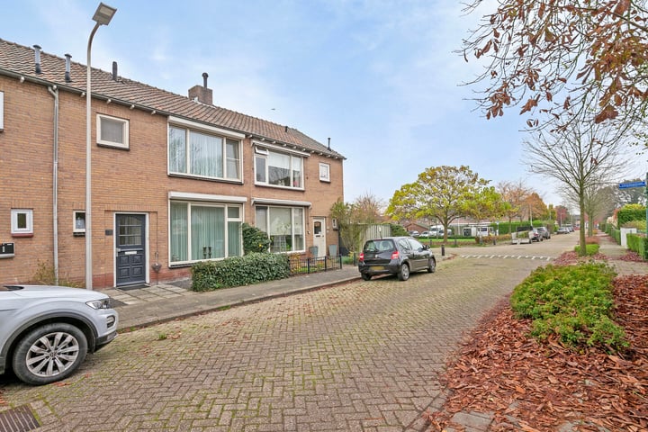 View photo 28 of Margrietstraat 13