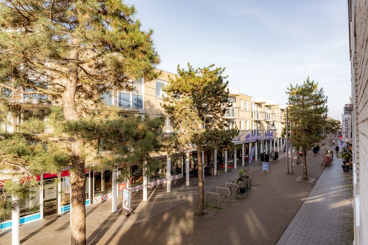 Bekijk foto 19 van Raadhuisstraat 2