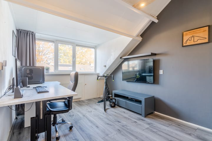 Photo 30 of Jacob van Ruysdaelstraat 22