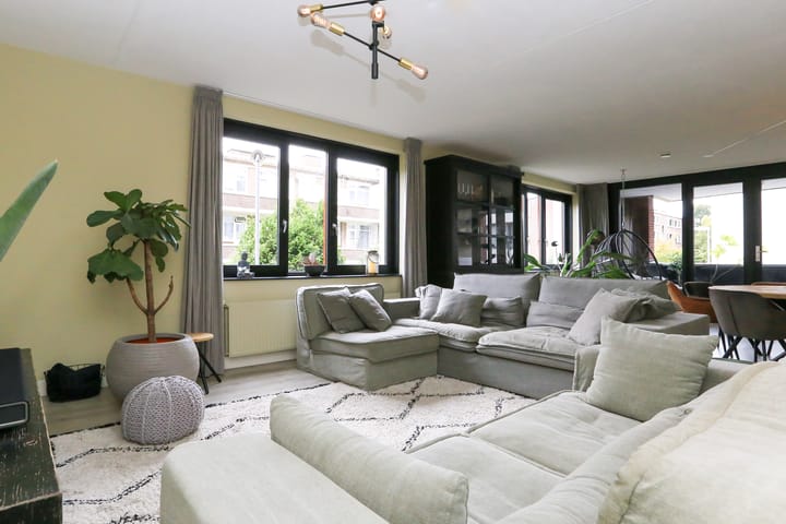 Foto 2 van Deernsstraat 6