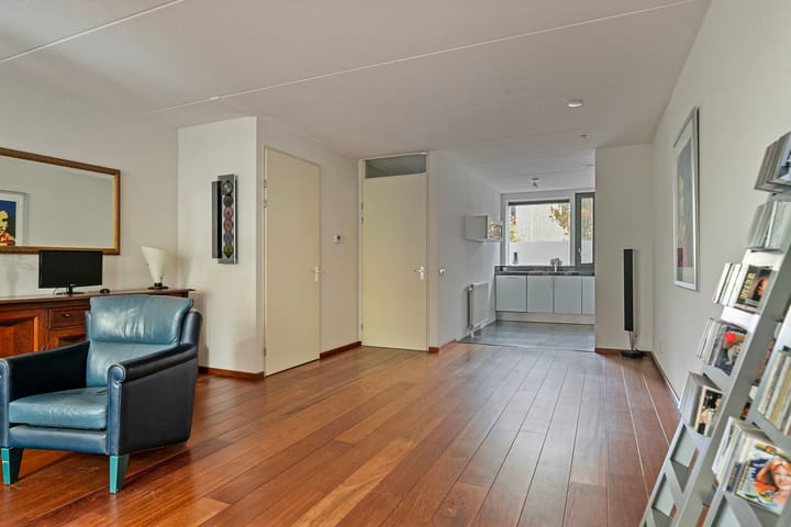 Foto 10 van Faradaystraat 45