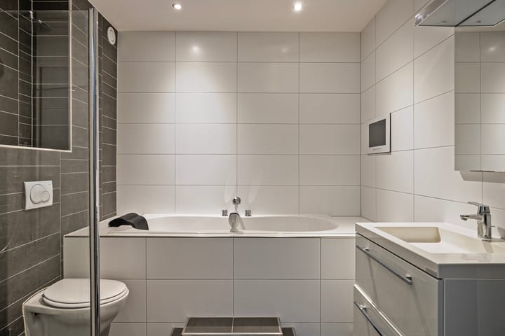 Foto 16 van Faradaystraat 45