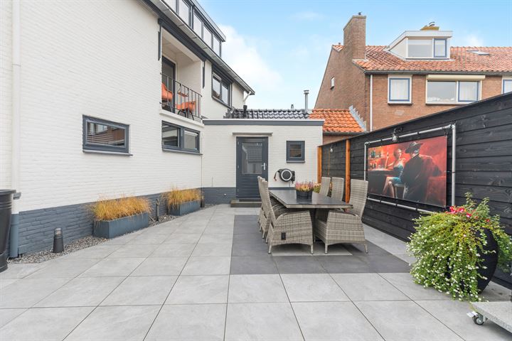 Bekijk foto 46 van Prins Bernhardstraat 2