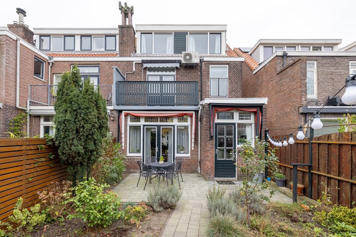 View photo 3 of Graaf Florisstraat 41