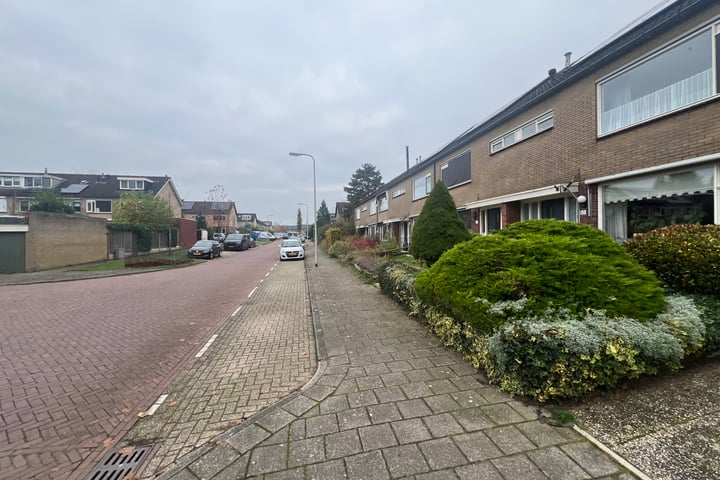 Bekijk foto 29 van Dennenlaan 51