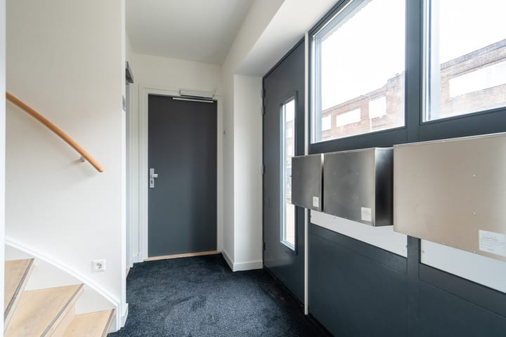 Foto 4 van Laan van Nieuw-Guinea 43-A