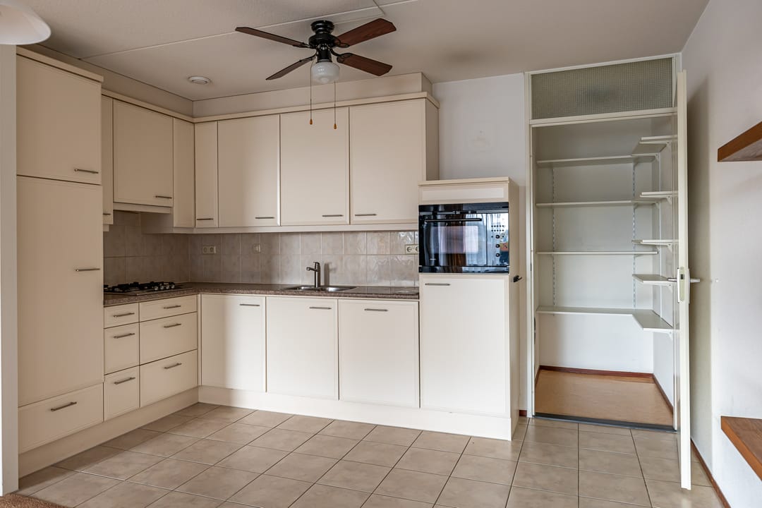 Foto 11 van Burg v Roijenstr Oost 4-G