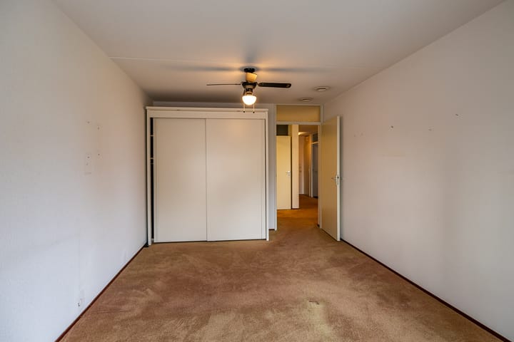 Photo 14 of Burg v Roijenstr Oost 4-G