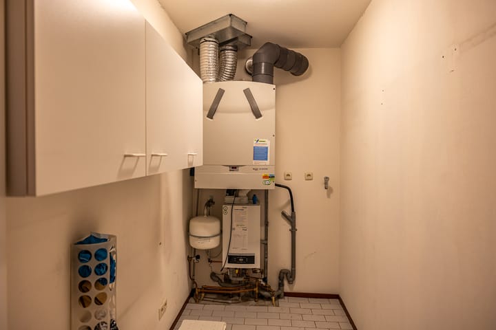 Photo 21 of Burg v Roijenstr Oost 4-G