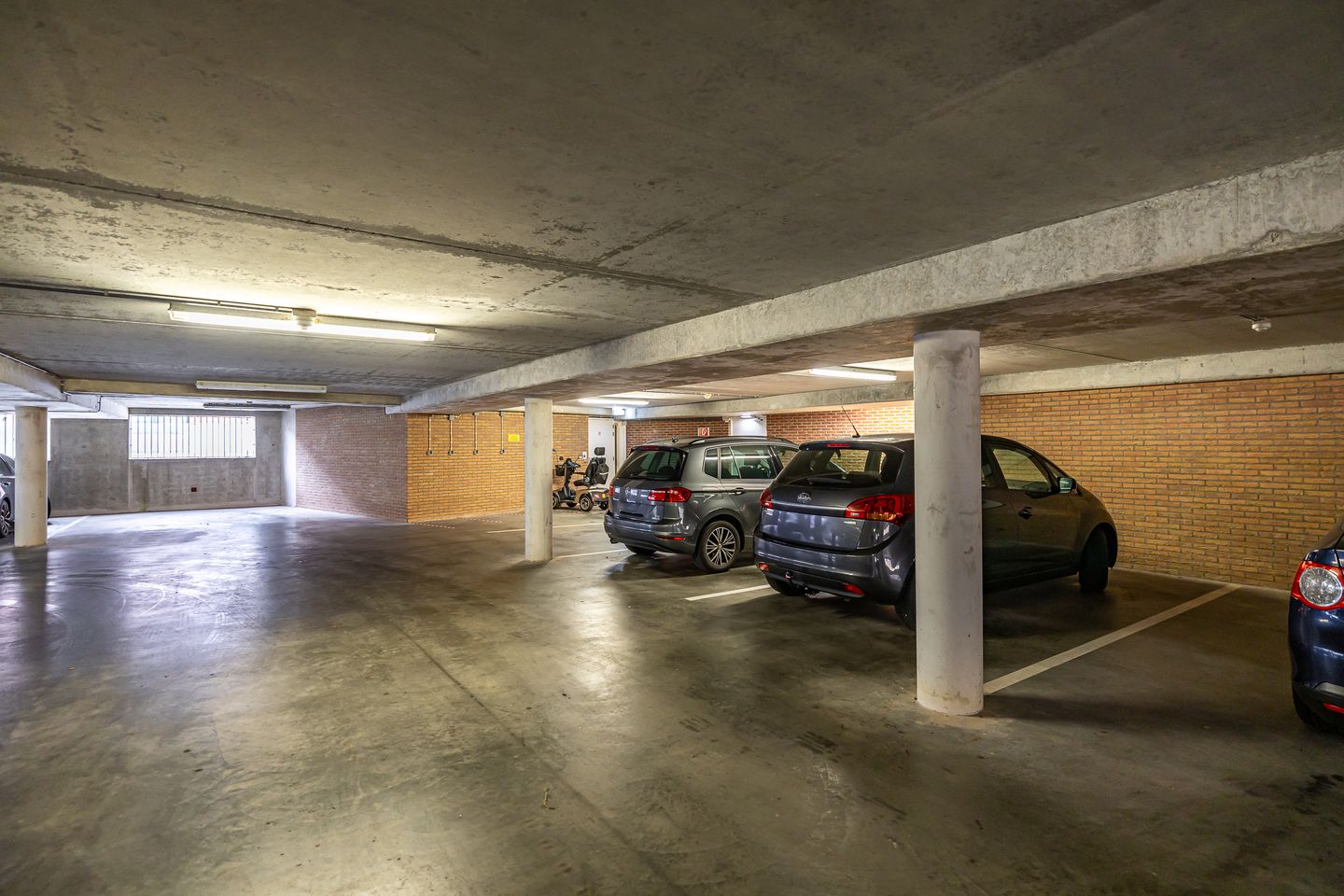 Foto 25 van Burg v Roijenstr Oost 4-G