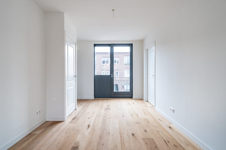 Foto 11 van Laan van Nieuw-Guinea 43-C