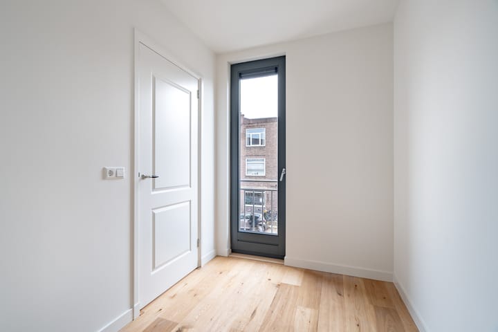 Foto 16 van Laan van Nieuw-Guinea 43-C