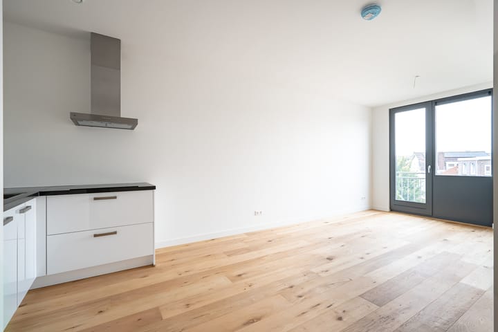 Foto 4 van Laan van Nieuw-Guinea 43-G