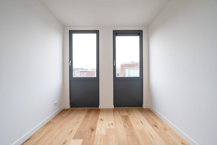 Foto 7 van Laan van Nieuw-Guinea 43-G