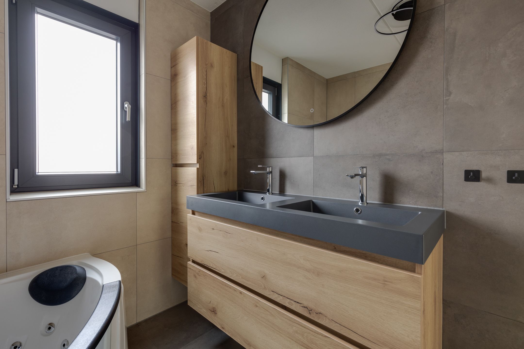 Foto 36 van Leliestraat 77