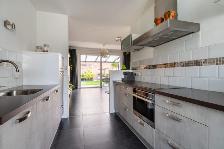 Foto 9 van Vlodropstraat 28