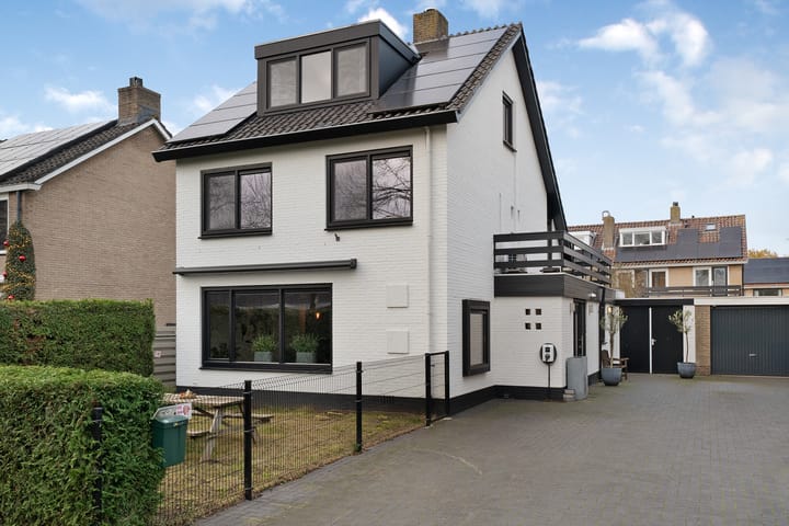 Photo 1 of Reviuslaan 59