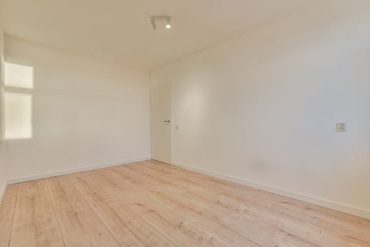 Foto 13 van Tielstraat 56