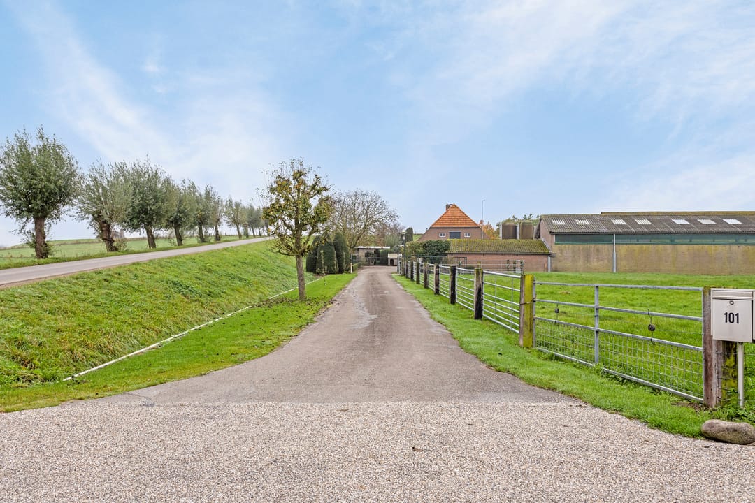 Photo 37 of Waalbandijk 101