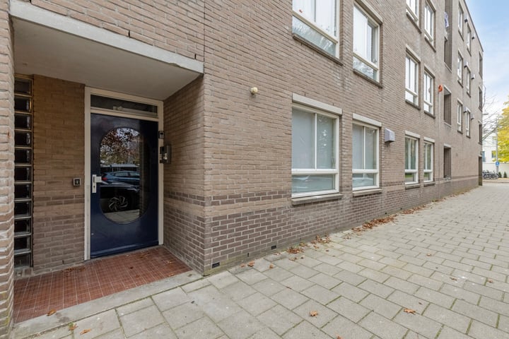 View photo 17 of Brentanostraat 168