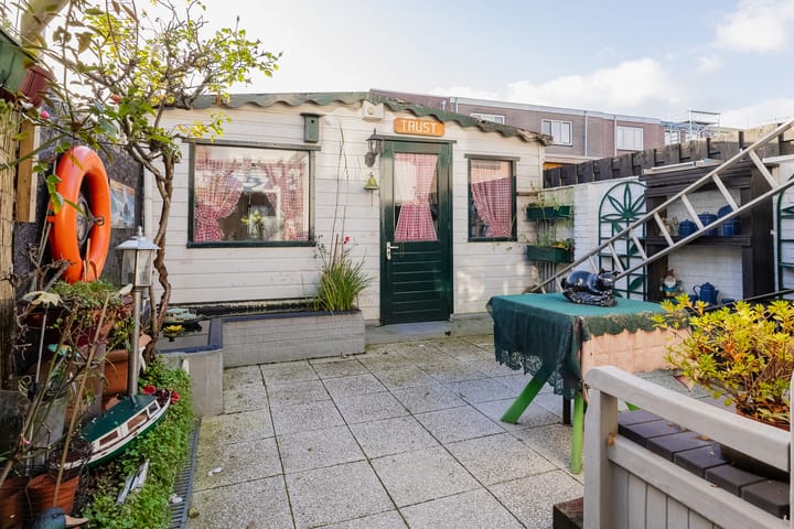 Foto 11 van IJmuiderstraatweg 64