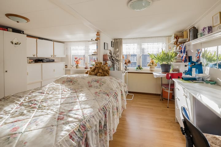 Foto 23 van IJmuiderstraatweg 64