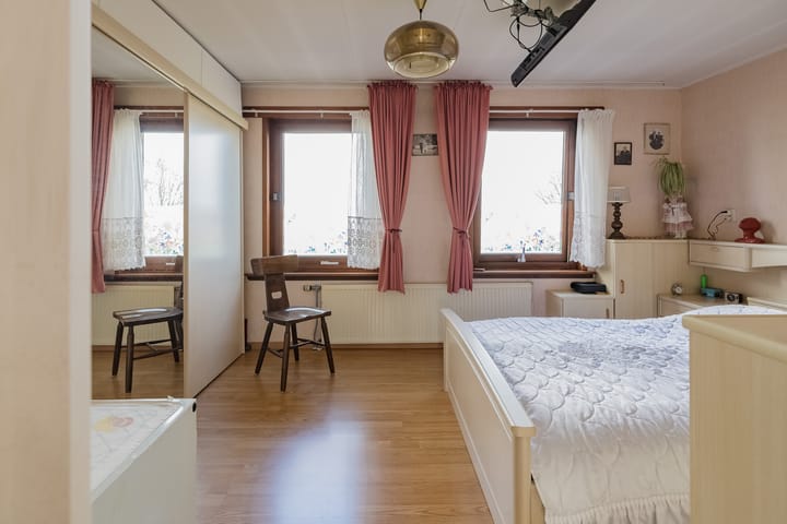 Foto 16 van IJmuiderstraatweg 64