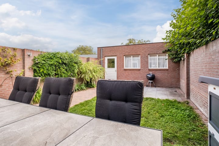 Foto 26 van van Rummenstraat 9