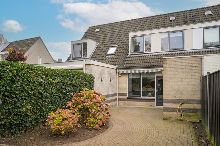 Foto 18 van Coreanna 68