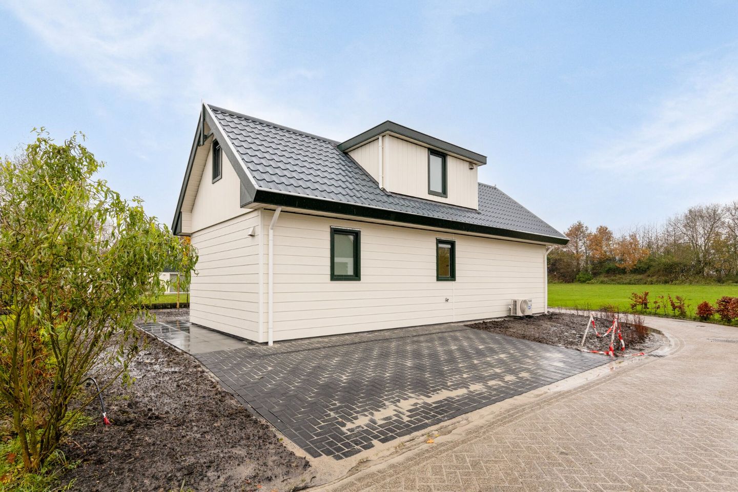 Foto 1 van Zuiderdwarsdijk 38-DEMO