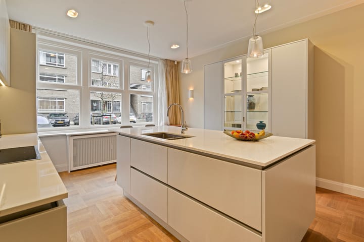 Foto 8 van Courbetstraat 11-H