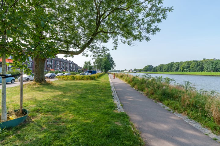 Bekijk foto 31 van Hendrika van Tussenbroeklaan 128