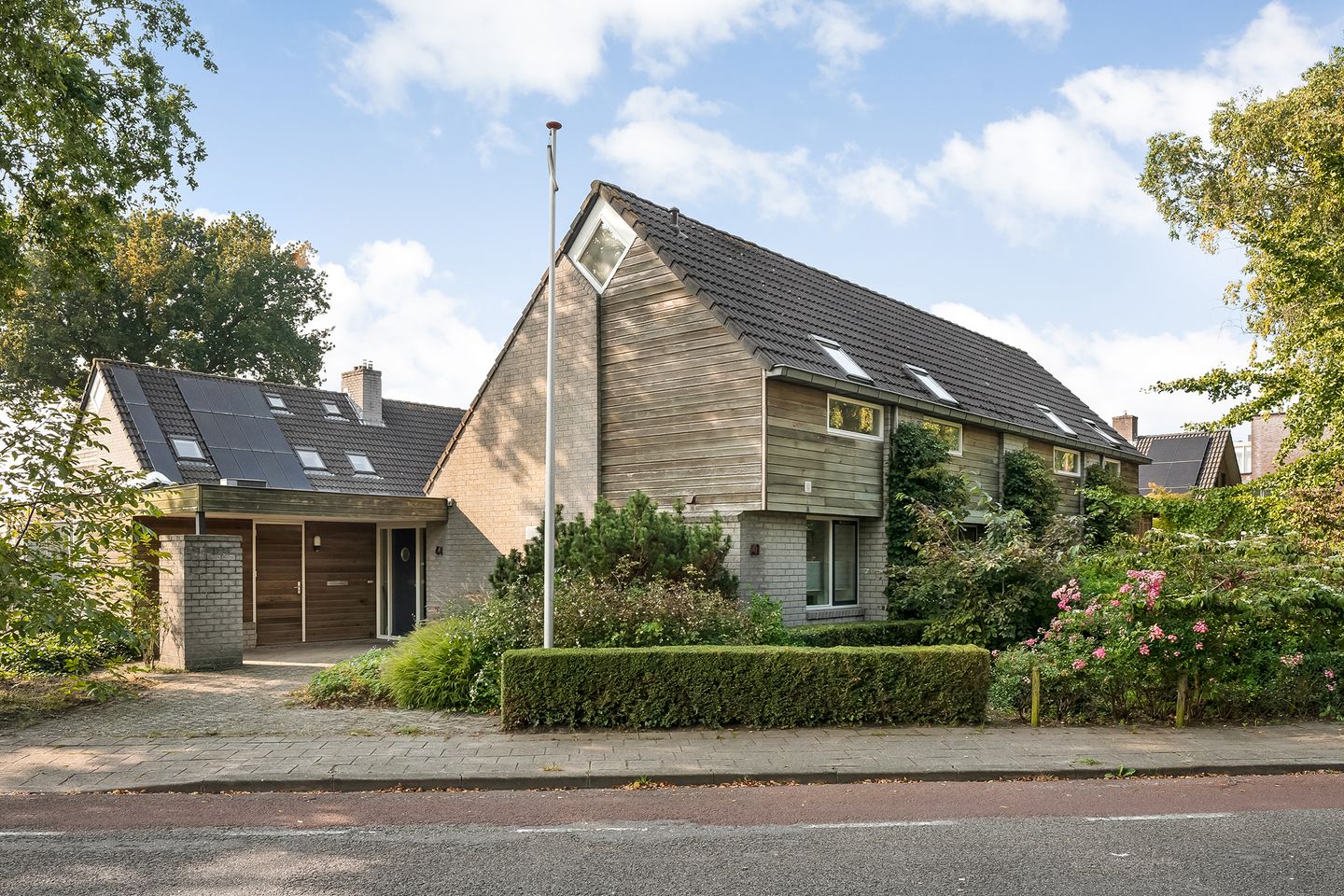 Foto 1 van Burg.van Haersoltestraat 41