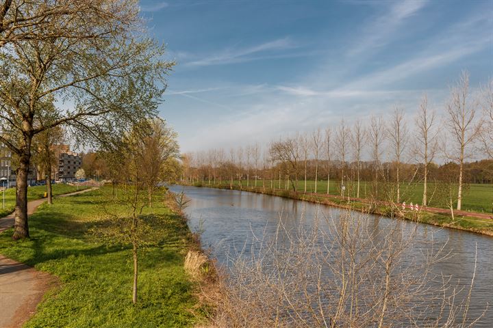 Bekijk foto 48 van St.-Winfridusstraat 37