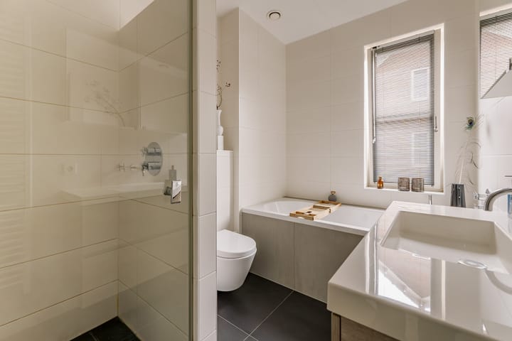 Foto 36 van Van Amerongenerf 16