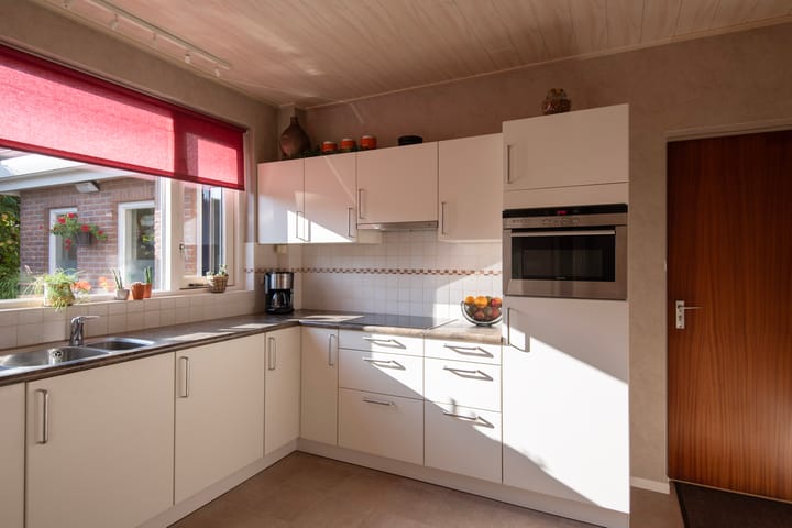 Foto 8 van van Weesstraat 11