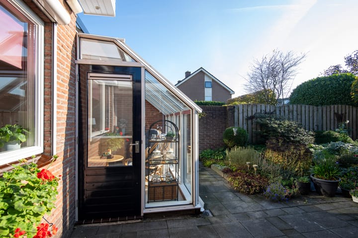 Foto 22 van van Weesstraat 11