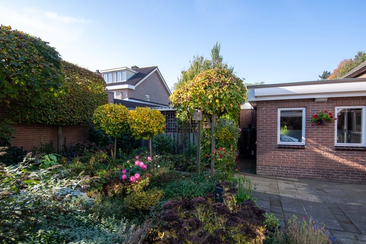 Foto 29 van van Weesstraat 11