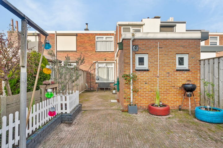 Bekijk foto 18 van Pastoor Van Eekelenstraat 19